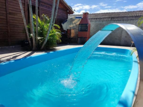 Casa com Piscina Tv e Wi-fi, pertinho do Mar